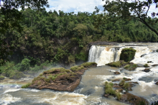 Saltos de Monday
